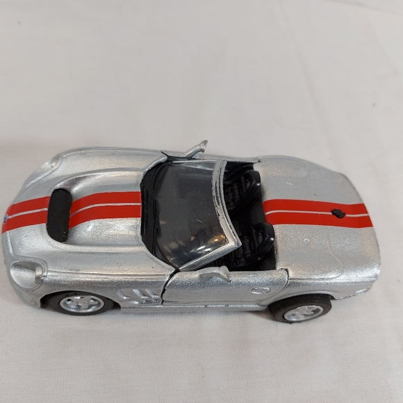 Vintage 2001 New Ray 2000 Shelby Series 1 Die Cast Car, Silver - Picture 3 of 7